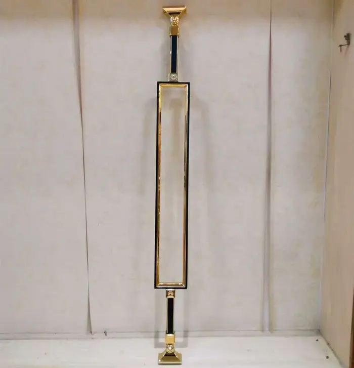 Clôture de garde-corps en aluminium plaqué or à trois éléments pour main courante d'escalier